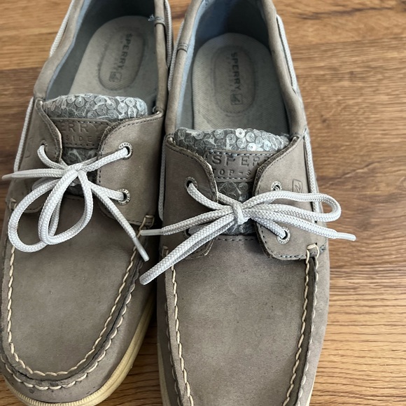 Sperry size 10 women’s shoes - Picture 2 of 3